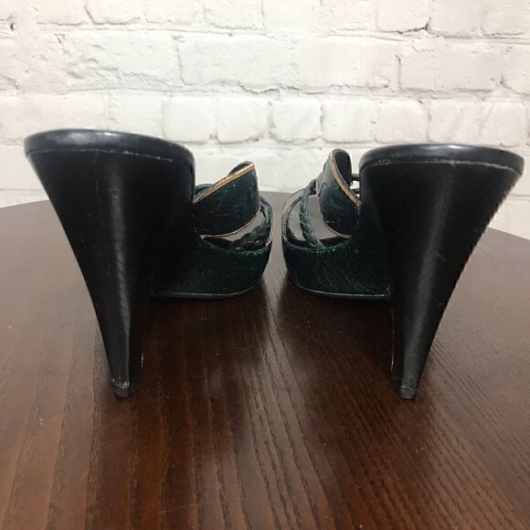 COLE HAAN embossed leather slide wedges 9.5 Guc - Picture 4 of 8